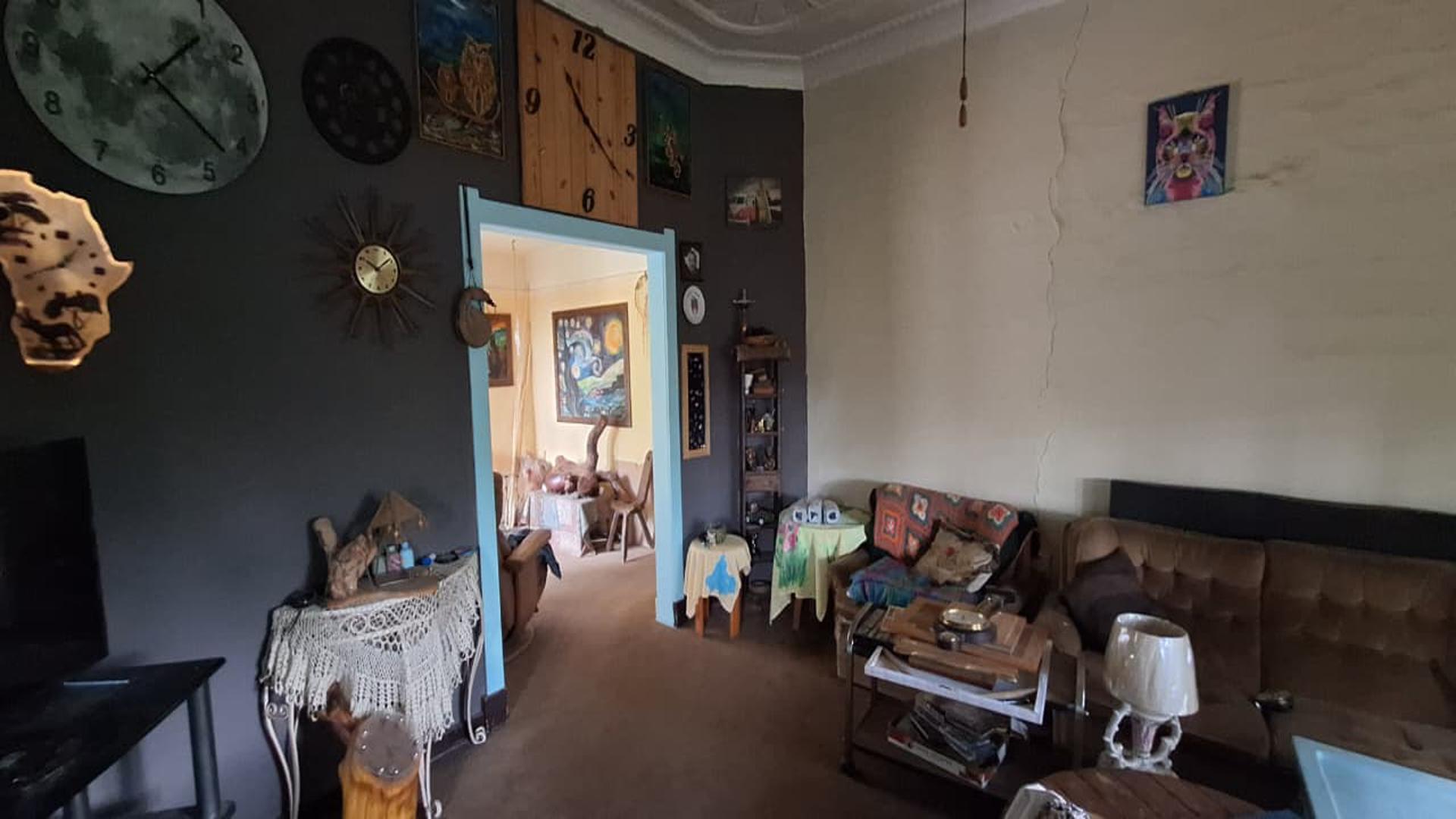 Lounges - 22 square meters of property in Boksburg South