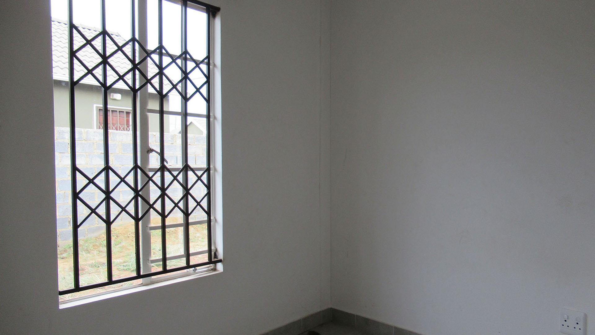 Bed Room 3 - 9 square meters of property in Savanna City