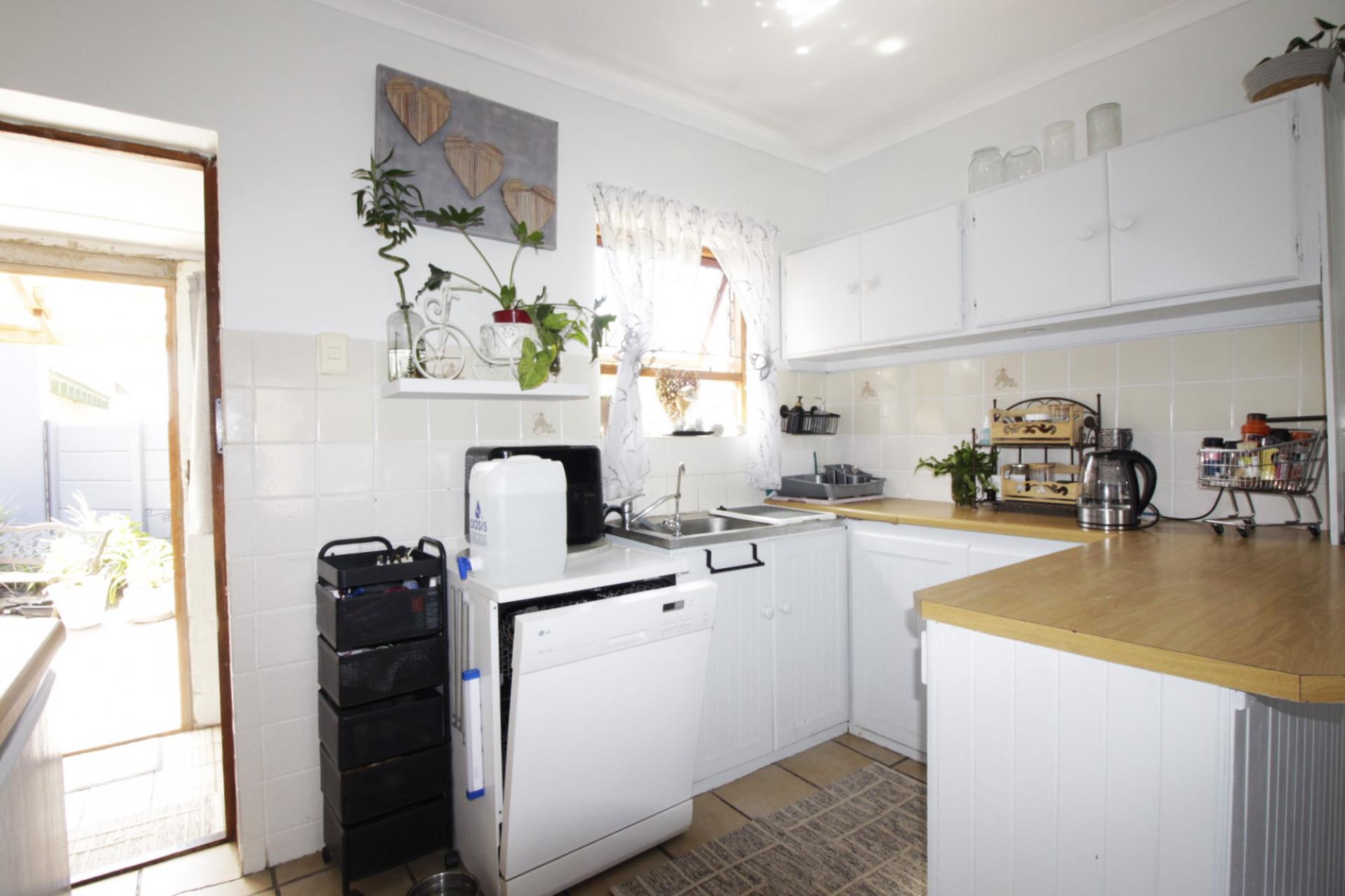  of property in Aston Bay