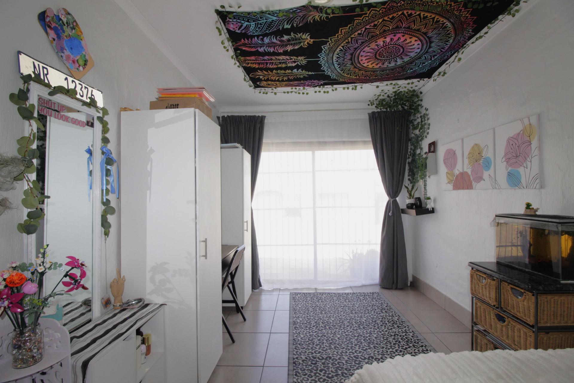  of property in Aston Bay