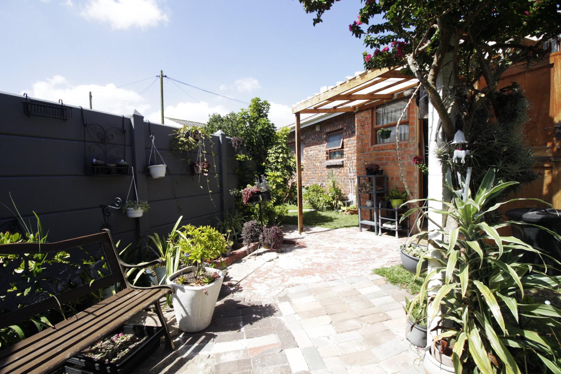  of property in Aston Bay