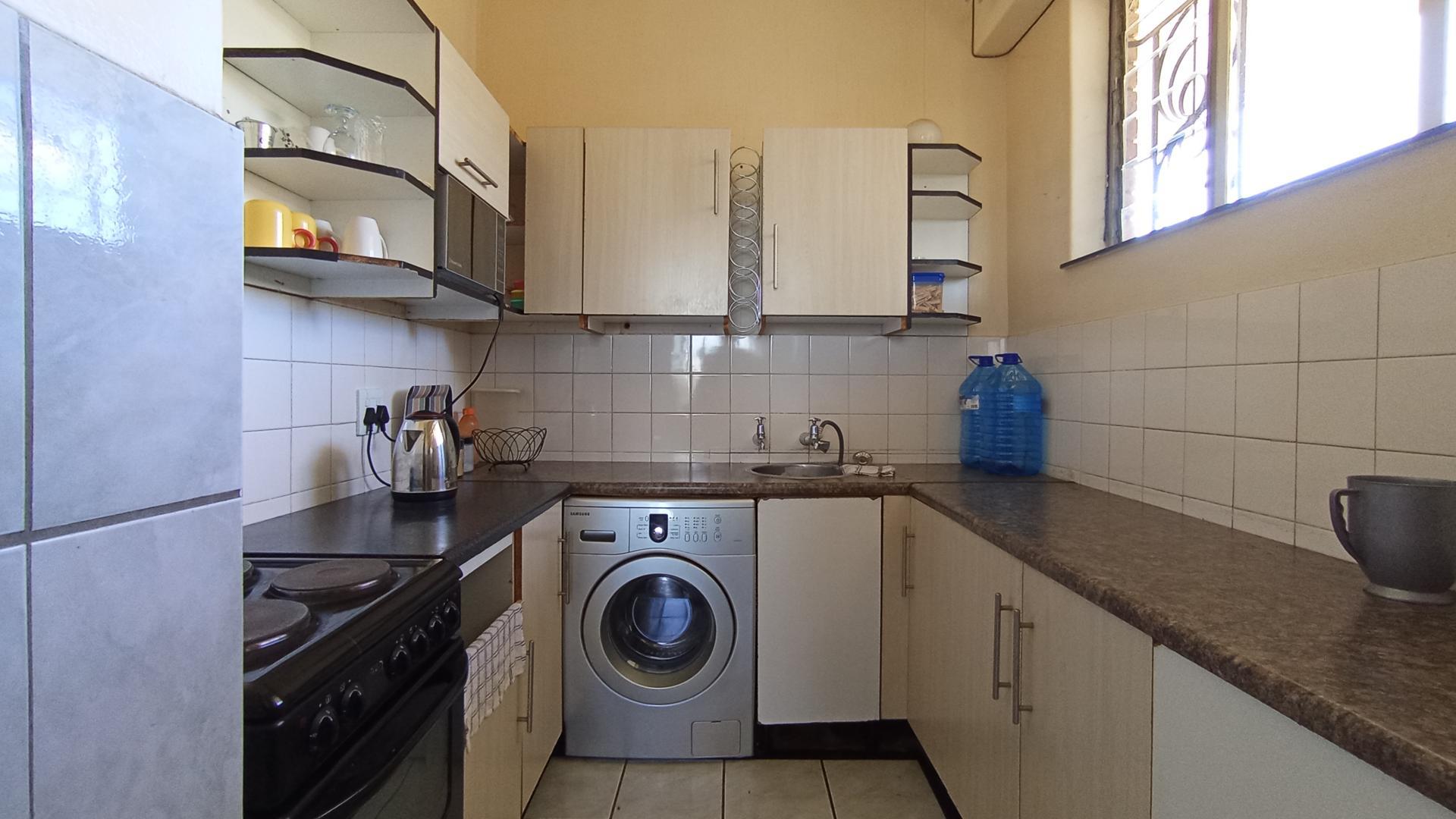 Kitchen - 6 square meters of property in Silverton