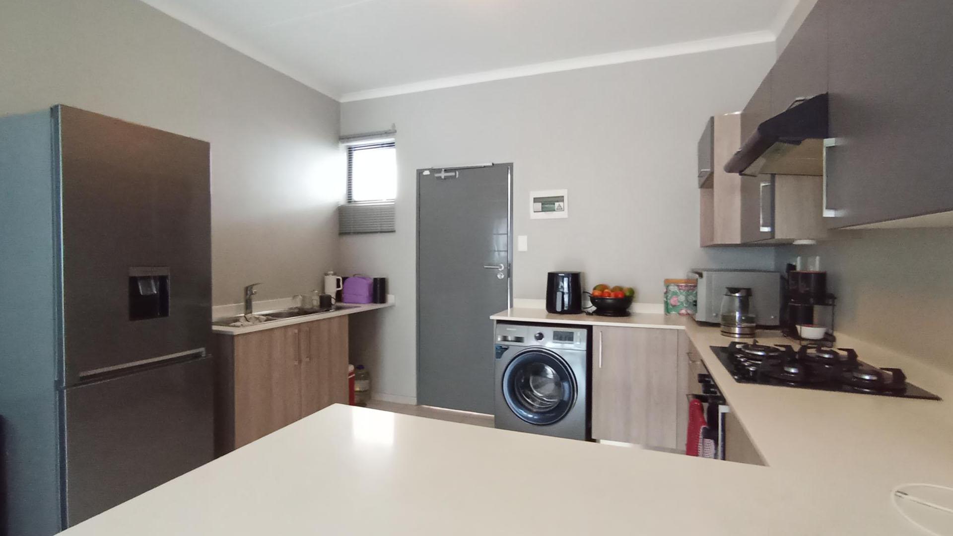 Kitchen - 16 square meters of property in Midridge Park