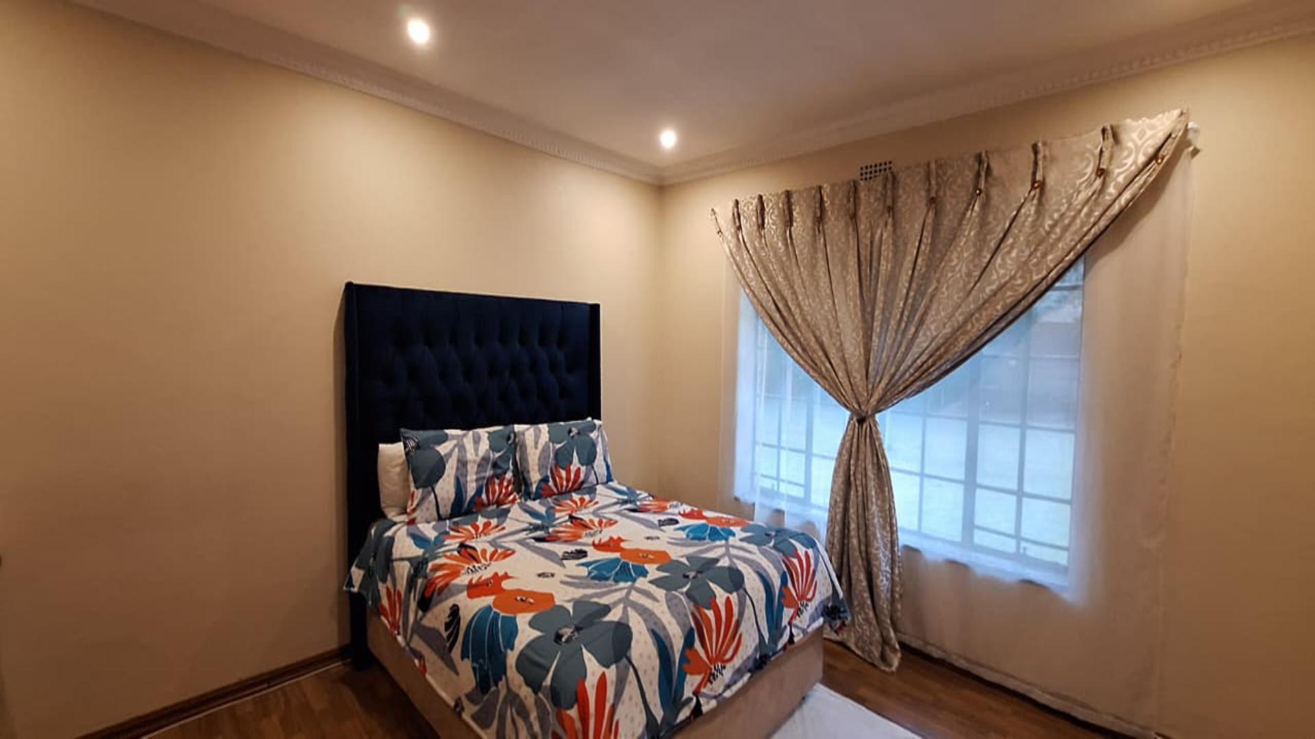 Bed Room 3 - 20 square meters of property in Brackenhurst