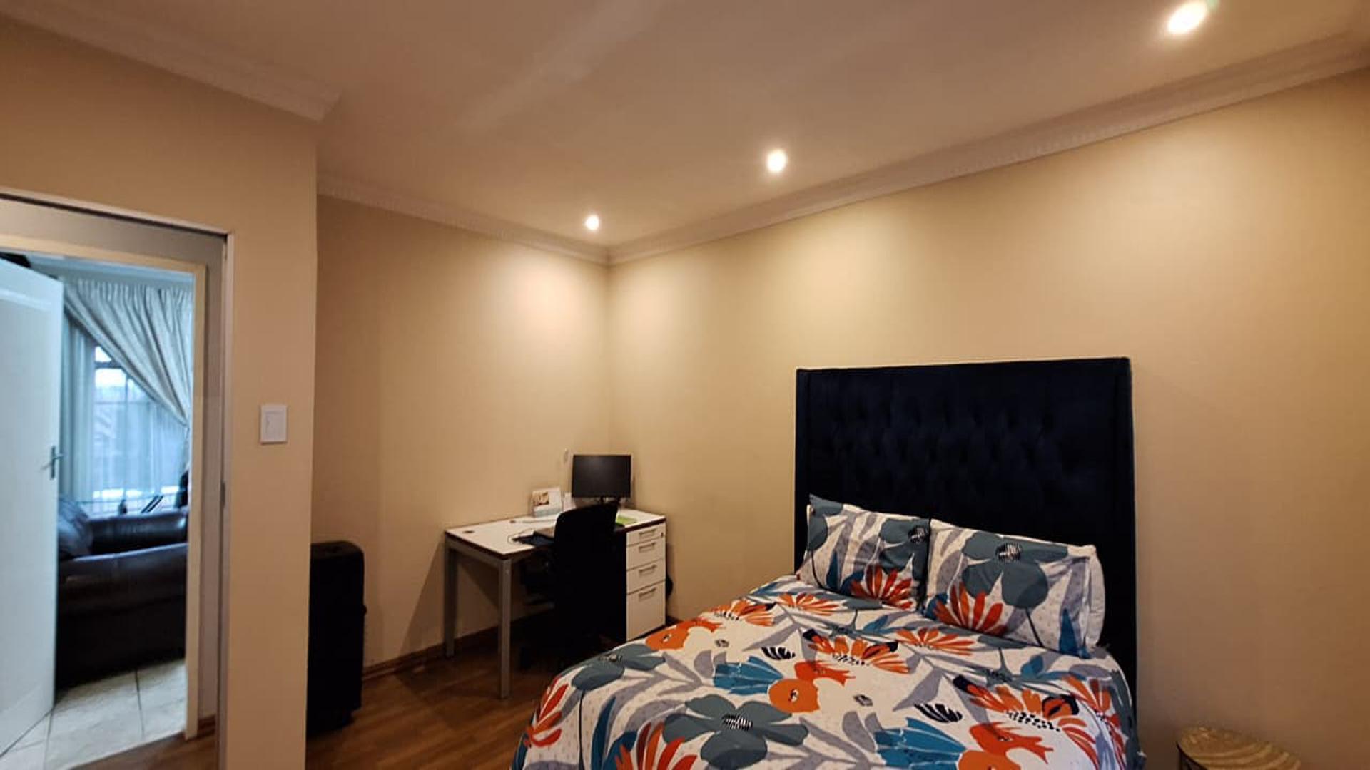 Bed Room 3 - 20 square meters of property in Brackenhurst