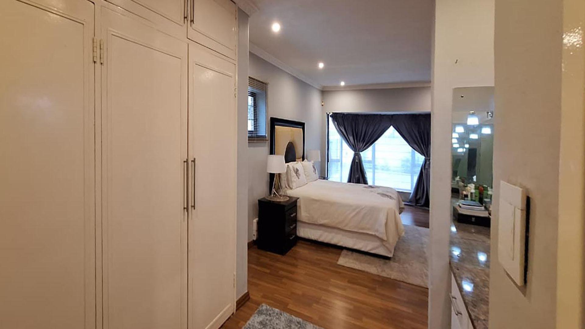 Spaces - 30 square meters of property in Brackenhurst