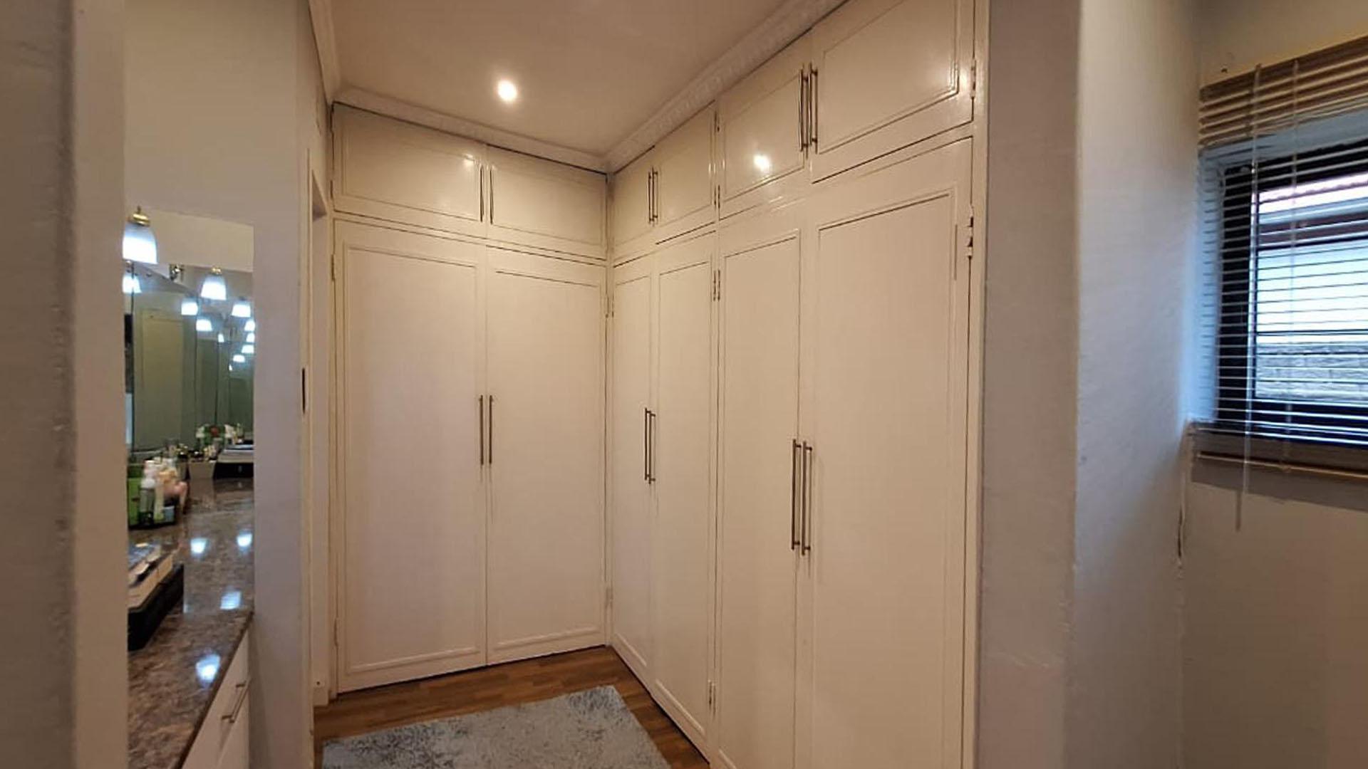 Spaces - 30 square meters of property in Brackenhurst