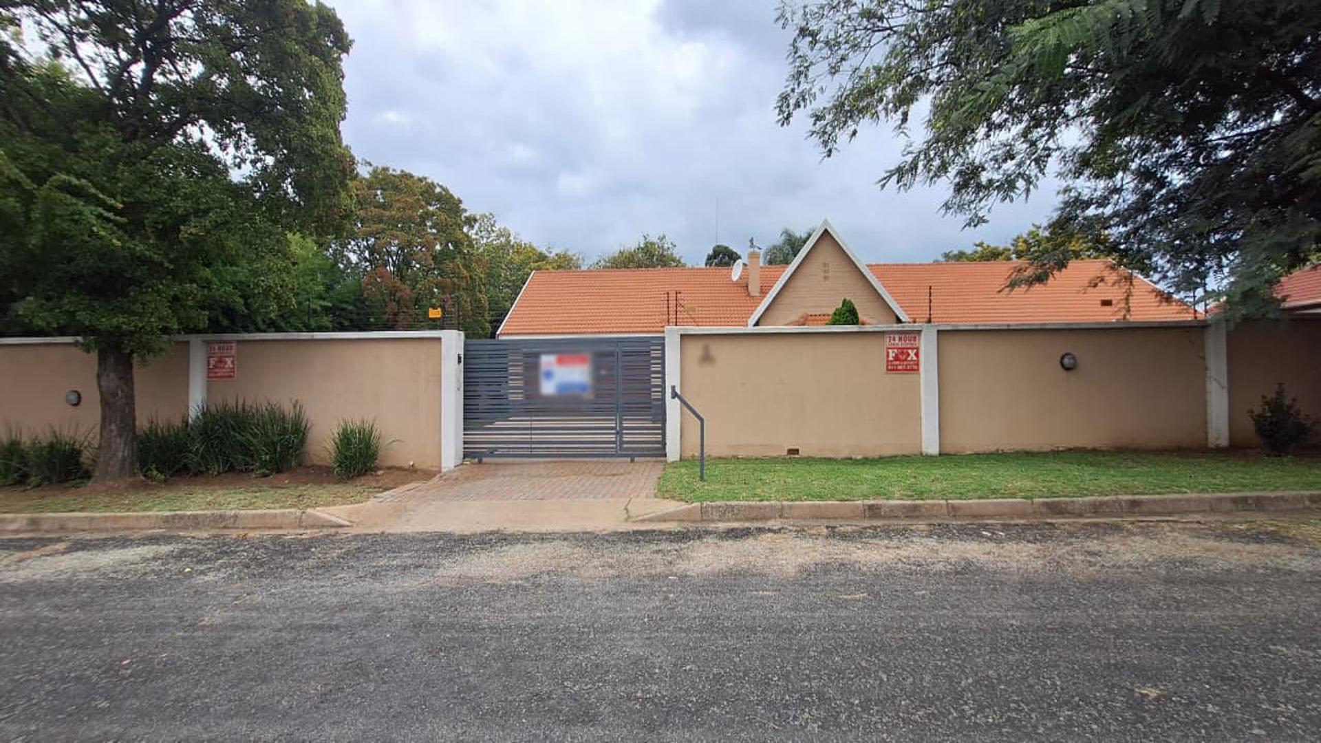 Front View of property in Brackenhurst