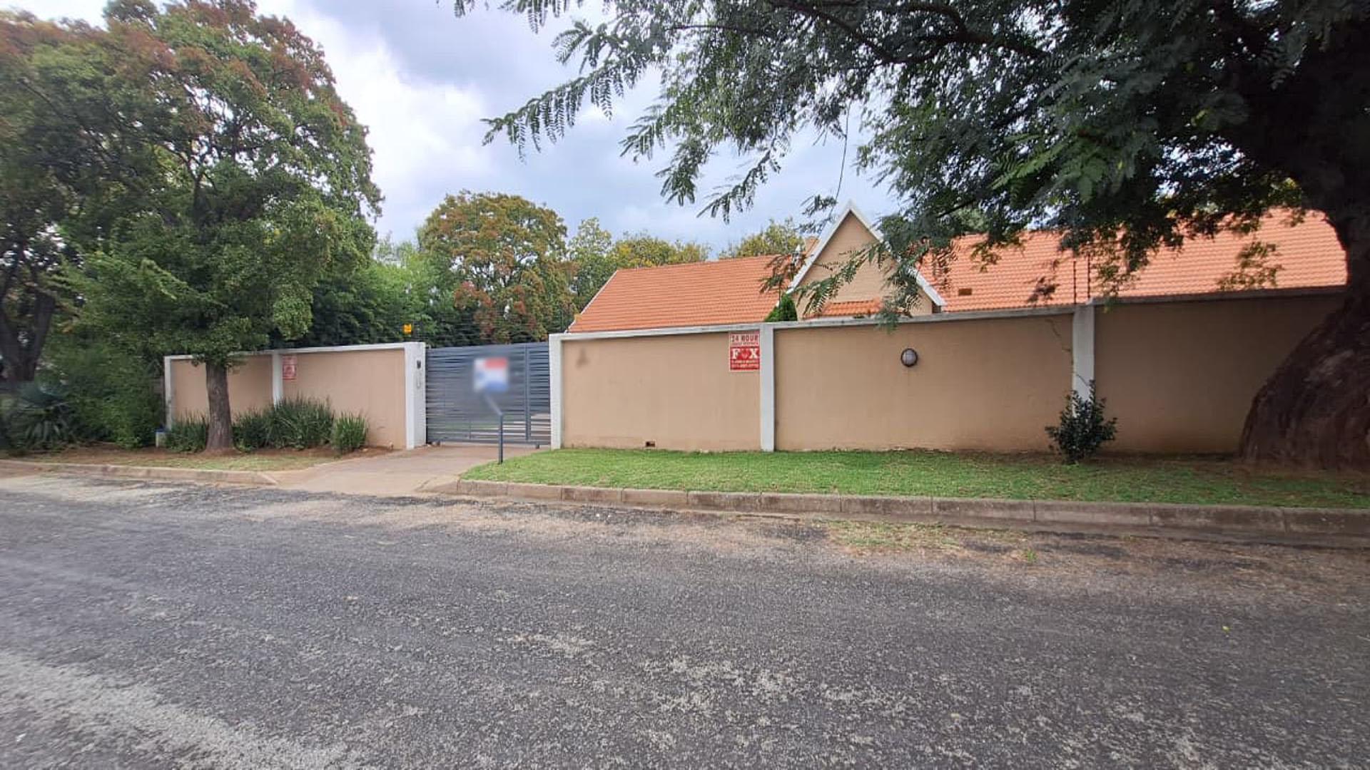 Front View of property in Brackenhurst