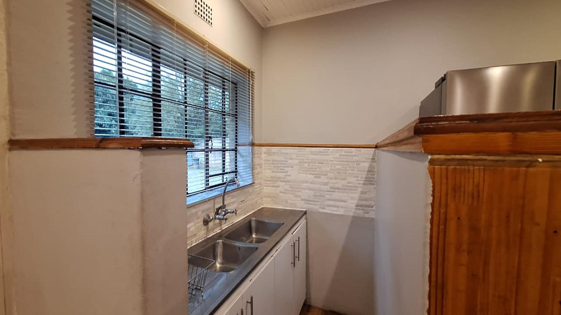 Scullery - 4 square meters of property in Brackenhurst
