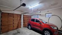 Garage - 47 square meters of property in Brackenhurst