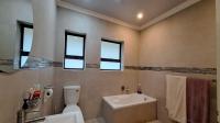 Bathroom 1 - 12 square meters of property in Brackenhurst