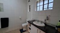 Main Bathroom - 10 square meters of property in Brackenhurst