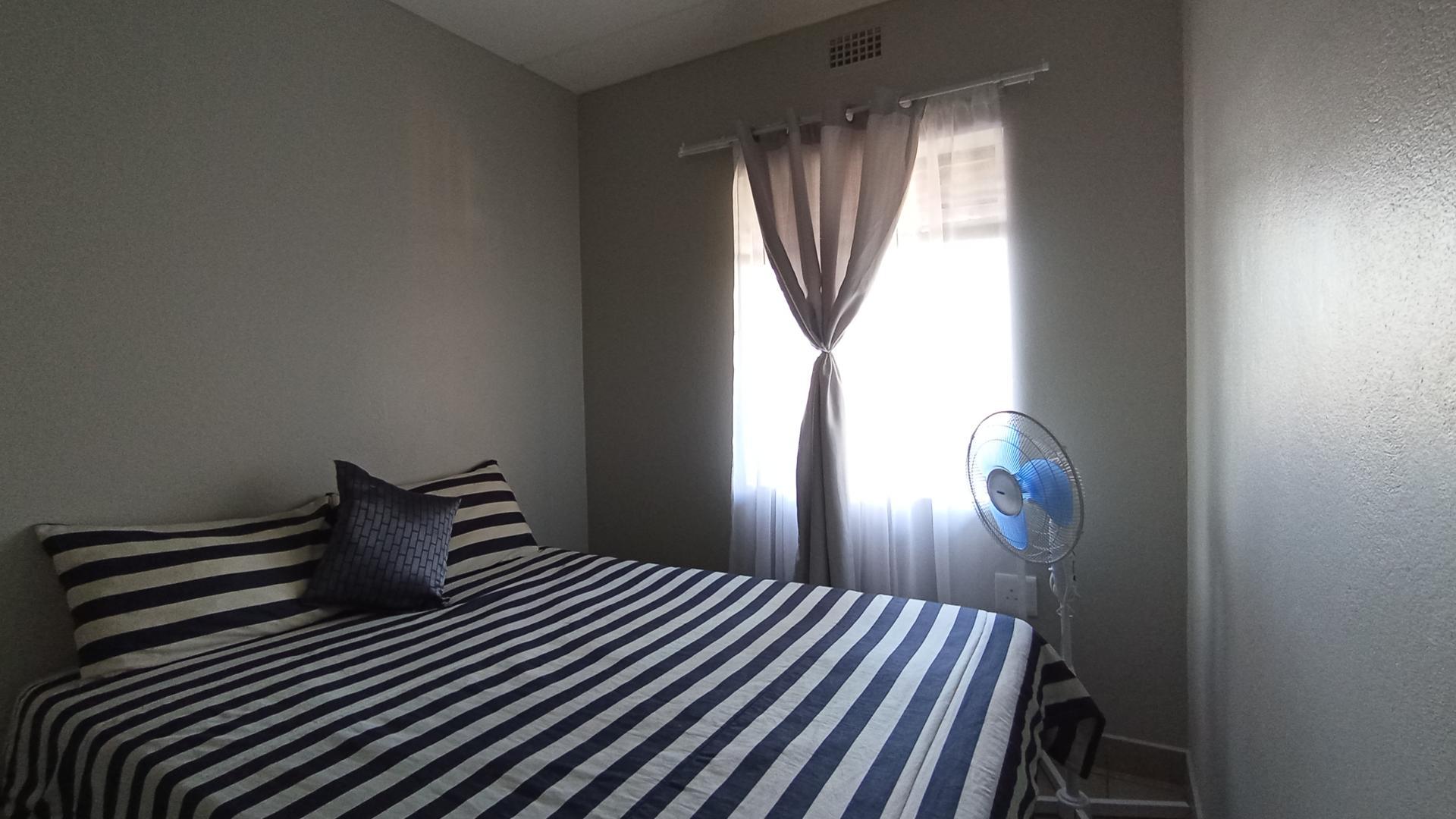 Bed Room 2 - 9 square meters of property in Montana Tuine