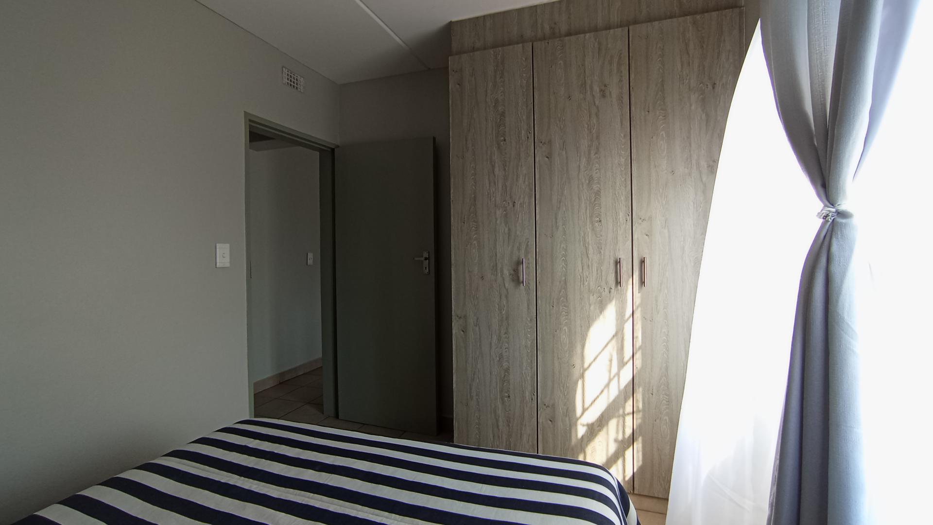 Bed Room 1 - 11 square meters of property in Montana Tuine