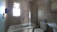 Bathroom 1 - 5 square meters of property in Montana Tuine