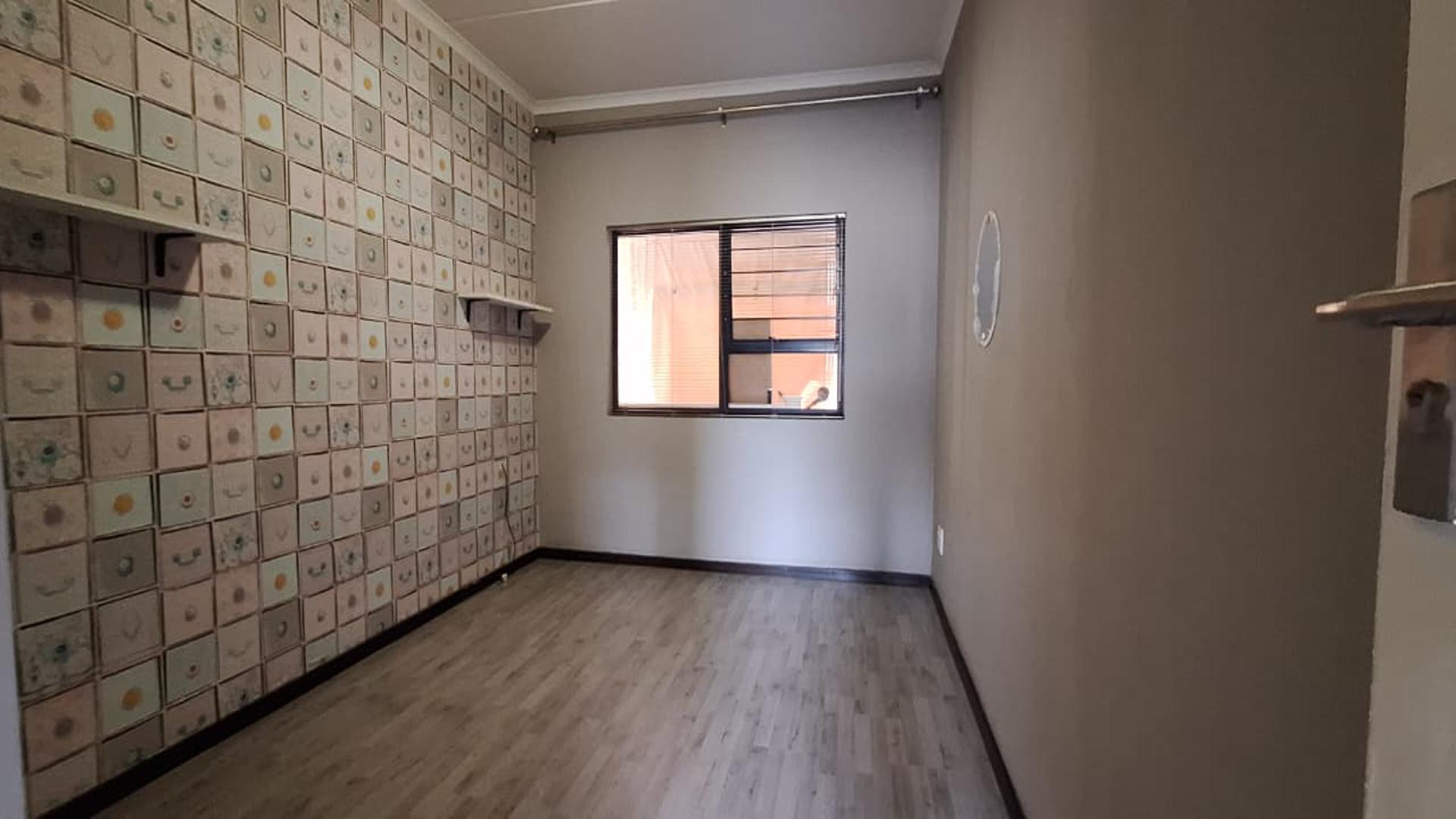 Bed Room 2 - 16 square meters of property in Lilianton