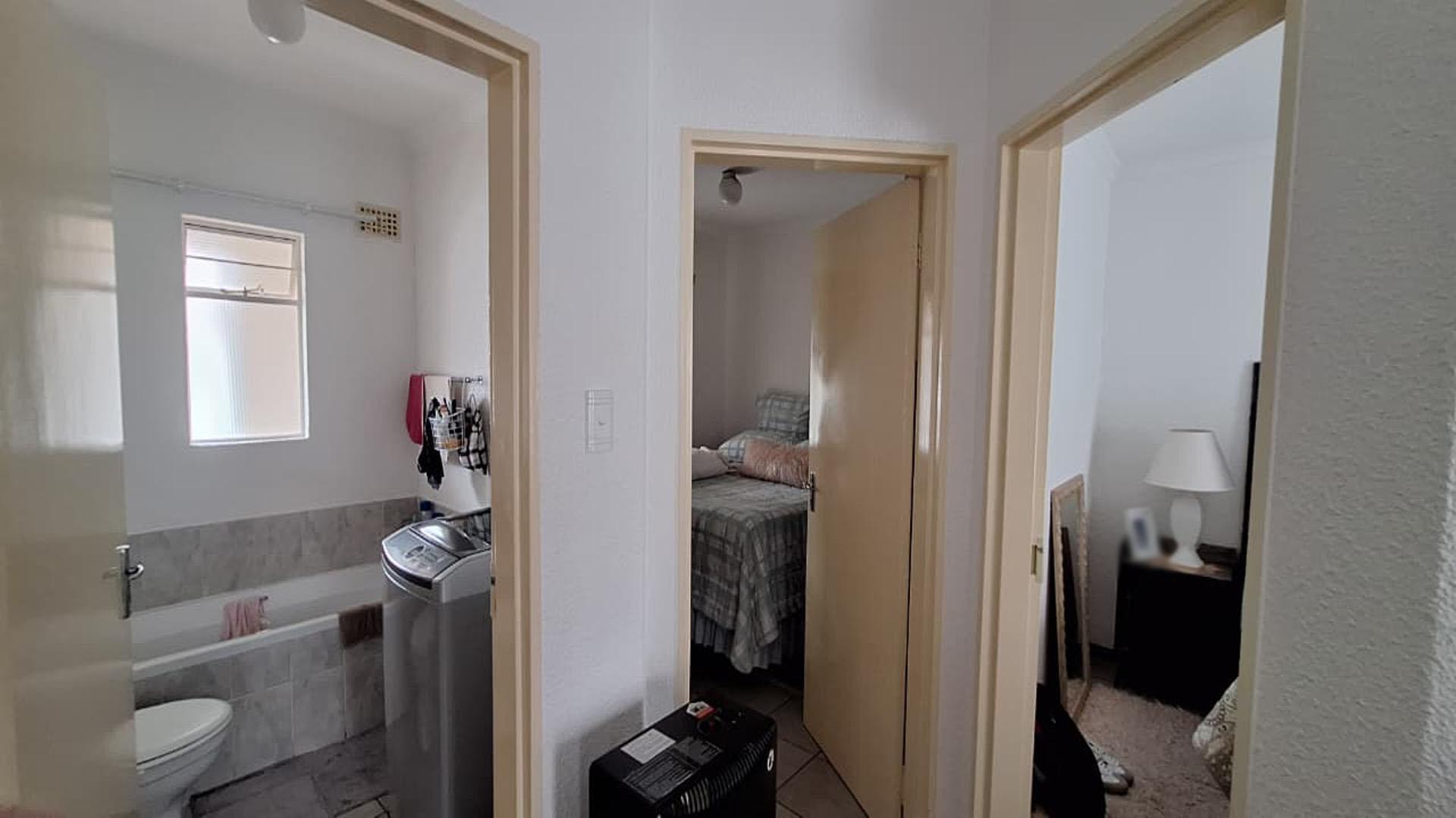 Spaces - 1 square meters of property in Orion Park