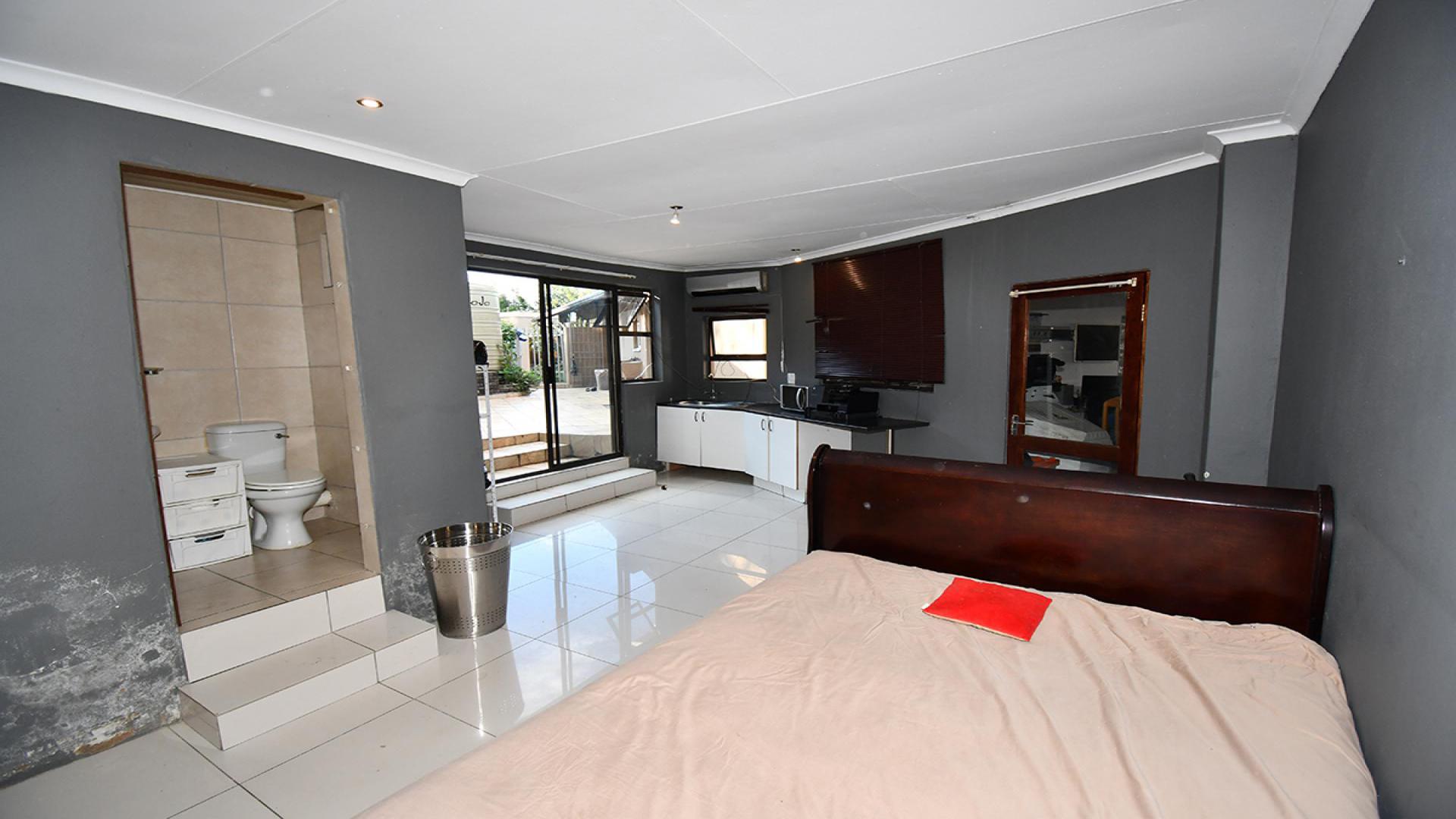 Spaces of property in Bordeaux