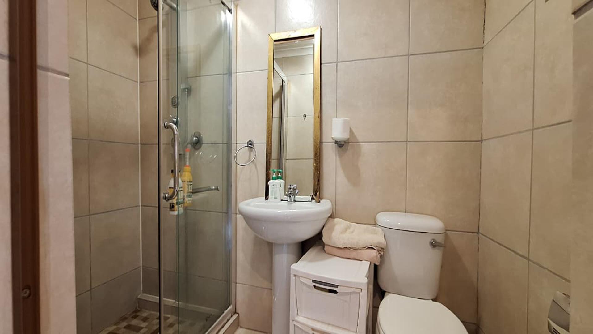 Bathroom 3+ - 5 square meters of property in Bordeaux