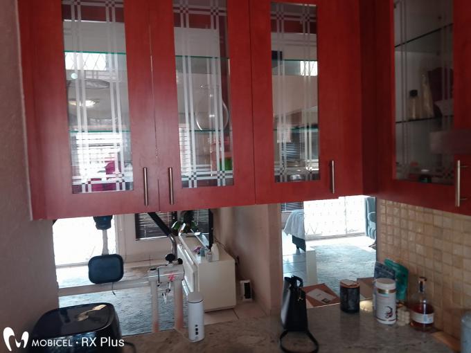 2 Bedroom Sectional Title for Sale For Sale in Mondeor - MR705442