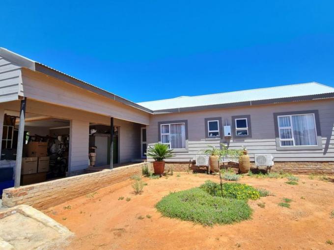3 Bedroom House for Sale For Sale in Oudtshoorn - MR705445