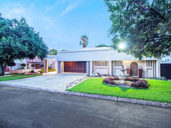 House for Sale For Sale in Silver Lakes Golf Estate - MR705466