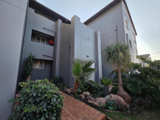 2 Bedroom Apartment for Sale For Sale in Verwoerdpark - MR705483