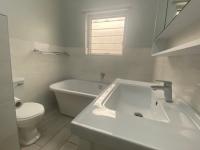  of property in Die Hoewes