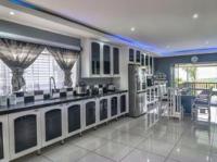  of property in Glenvista