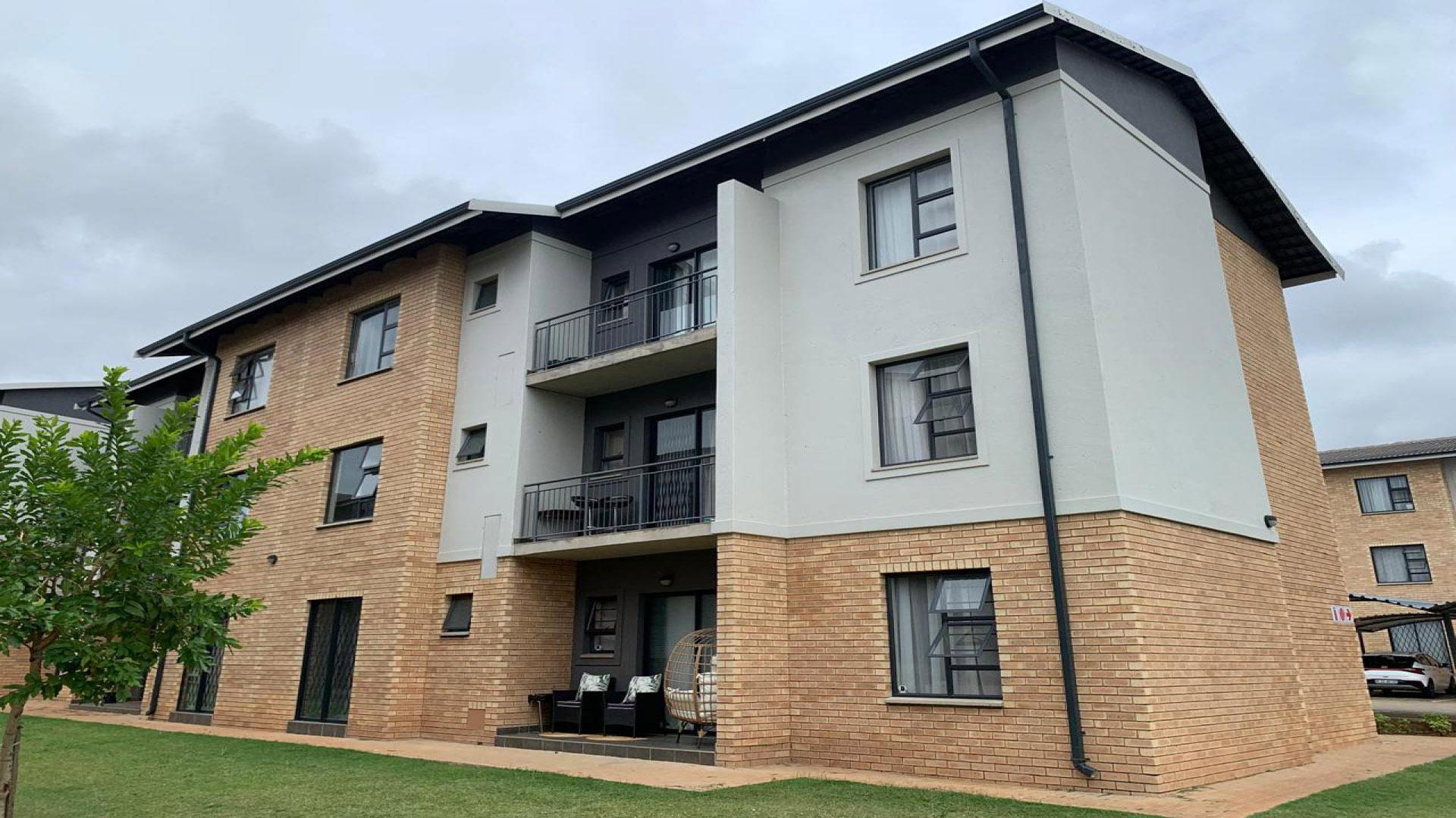 Front View of property in Sinoville