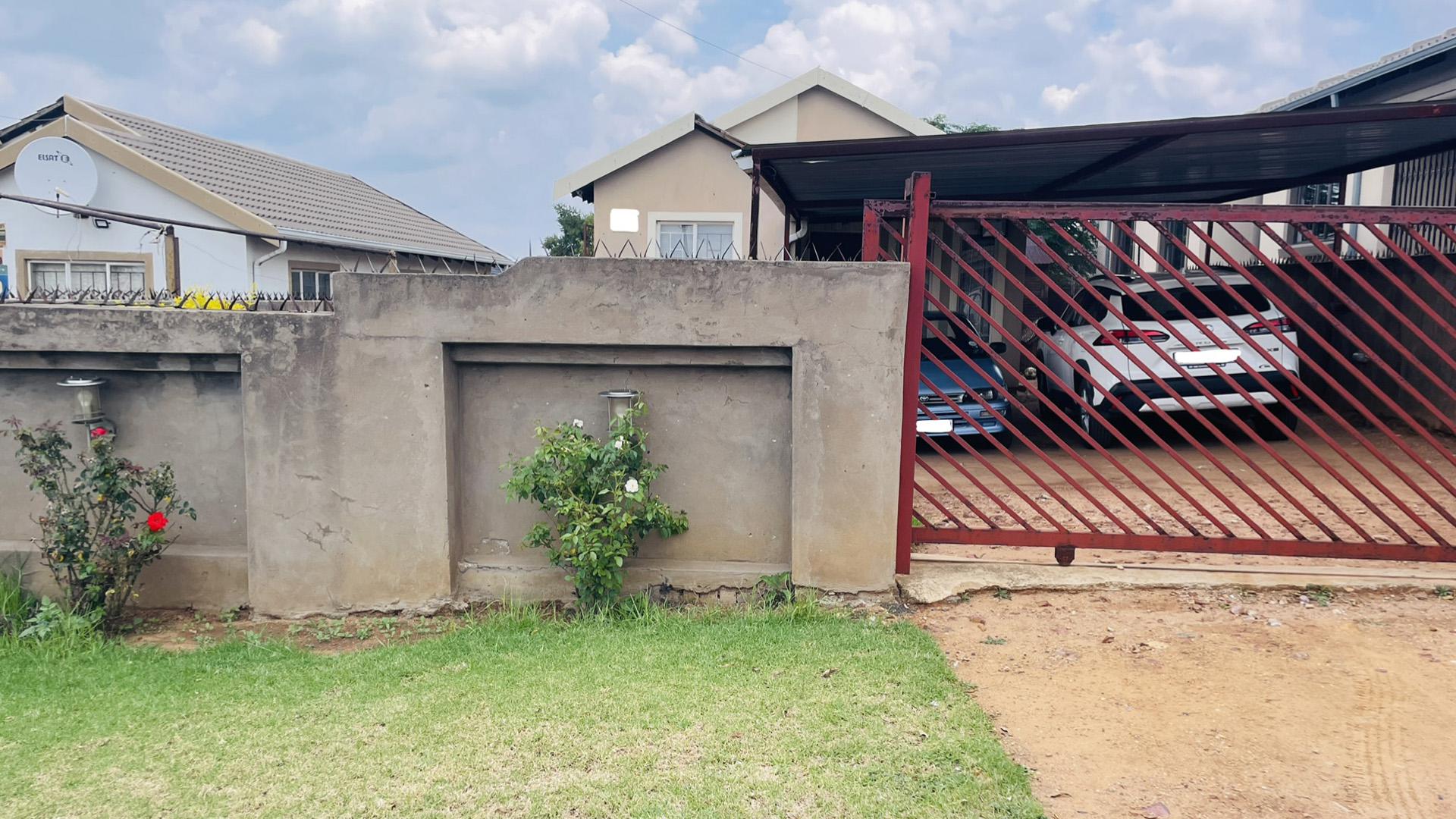 Front View of property in Duvha Park