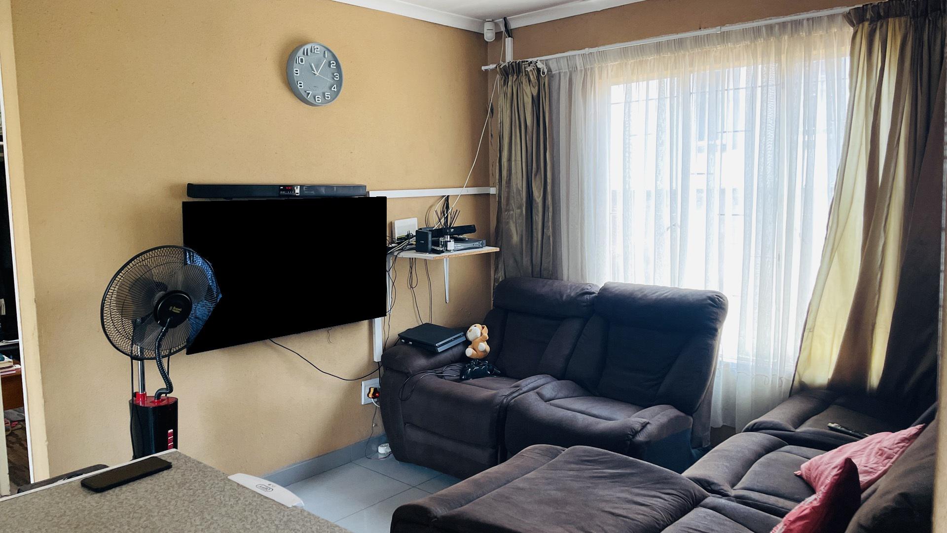 Lounges of property in Duvha Park