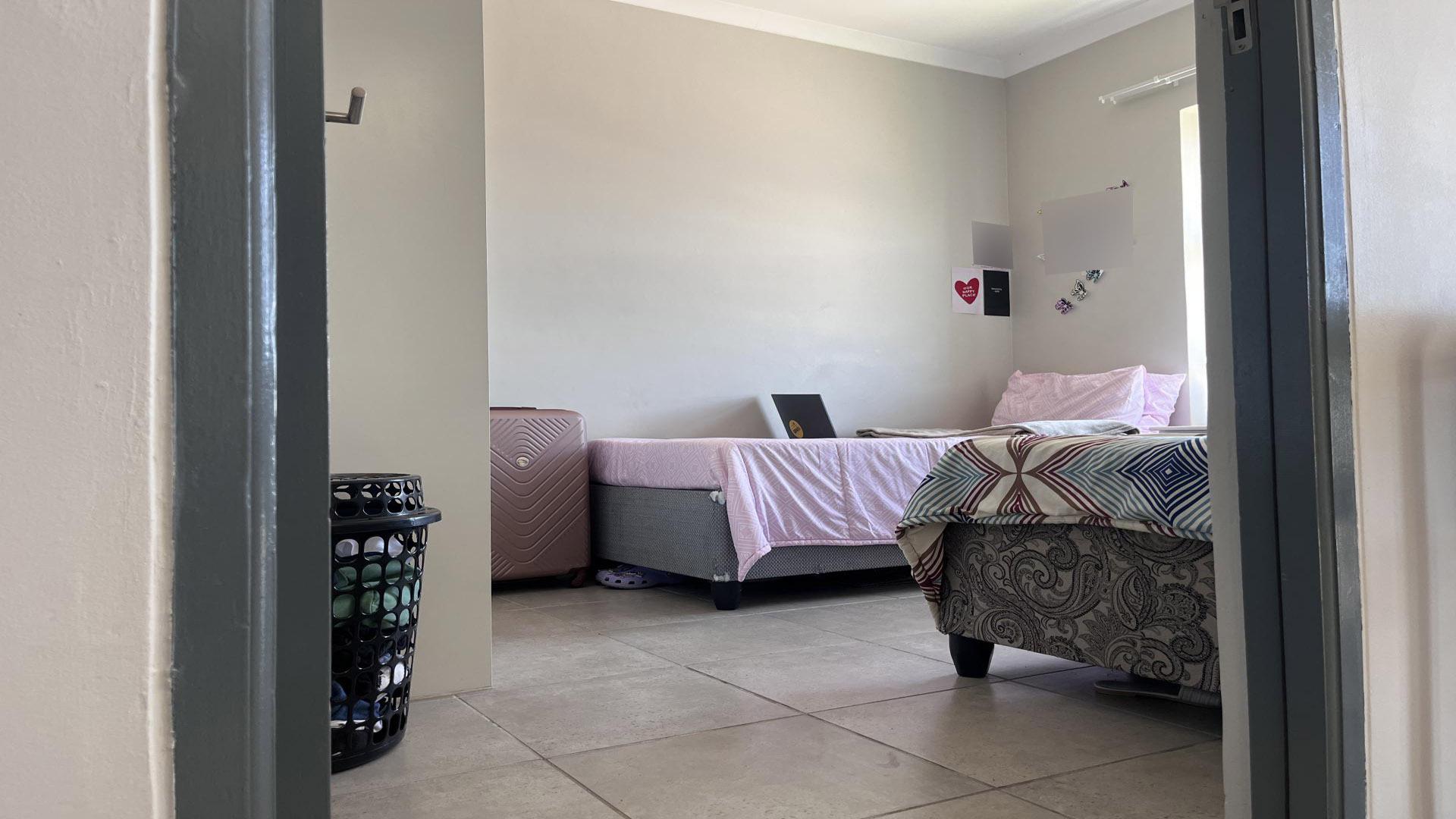 Bed Room 1 of property in Bellville