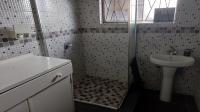 Bathroom 1 of property in Verulam 