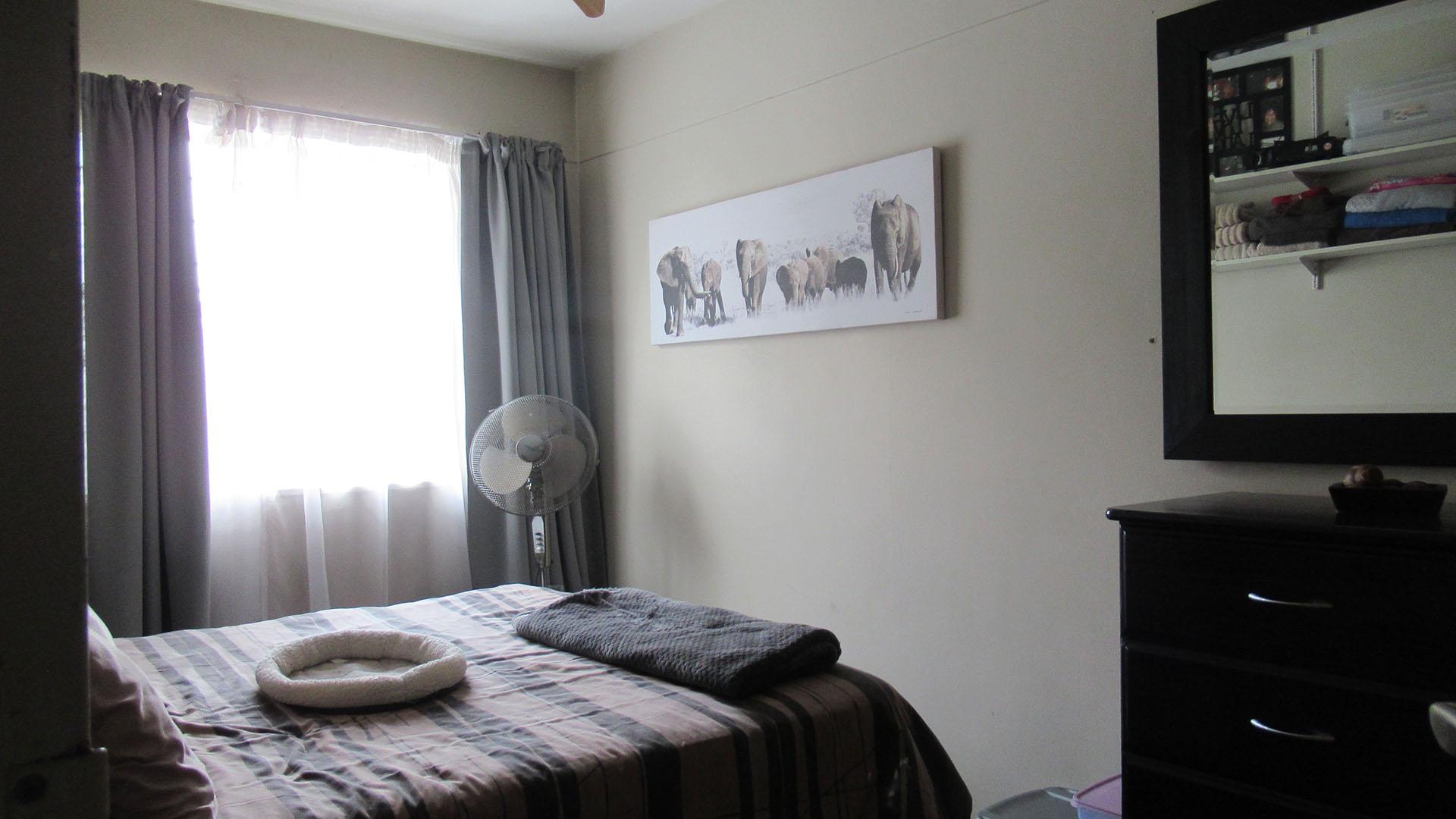 Bed Room 1 - 19 square meters of property in Eastleigh