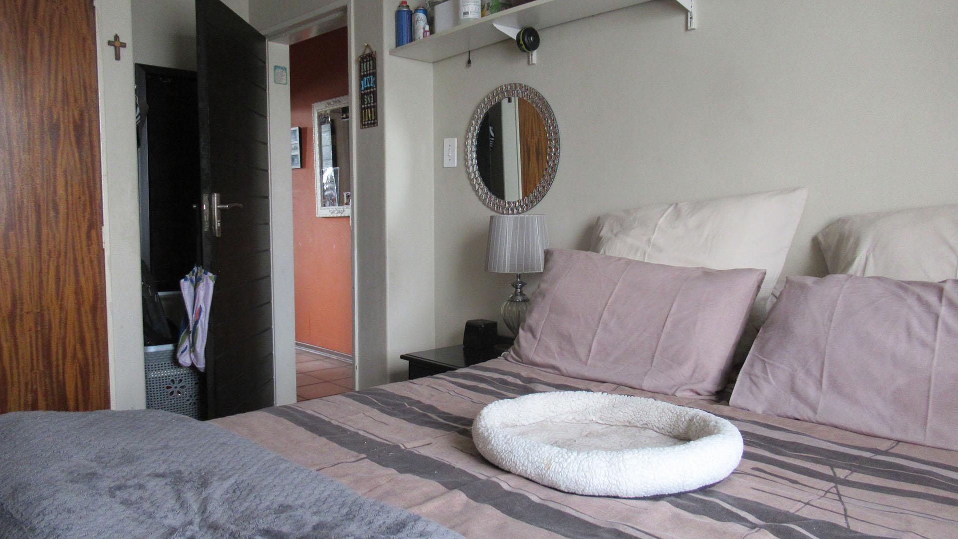 Bed Room 1 - 19 square meters of property in Eastleigh