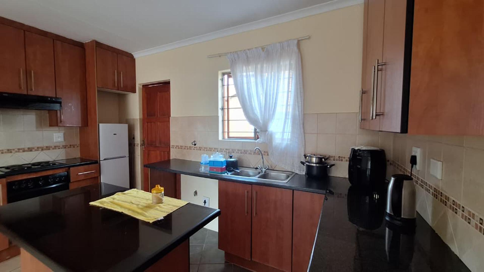 Kitchen - 12 square meters of property in Krugersdorp