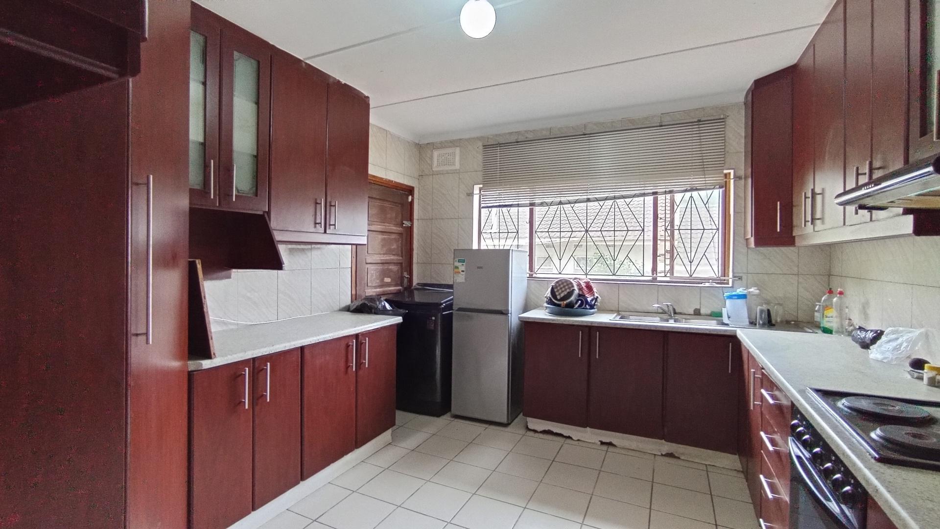 Kitchen - 27 square meters of property in Silverglen
