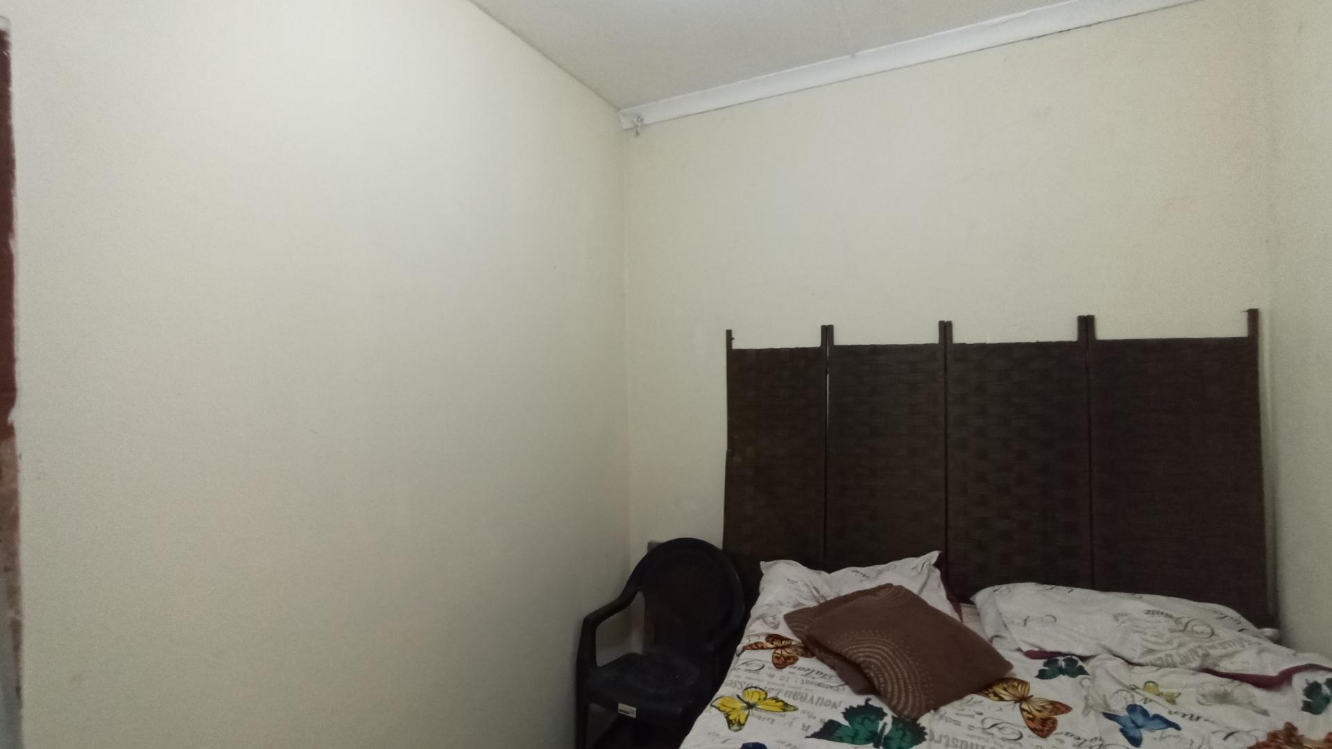Bed Room 4 - 8 square meters of property in Silverglen