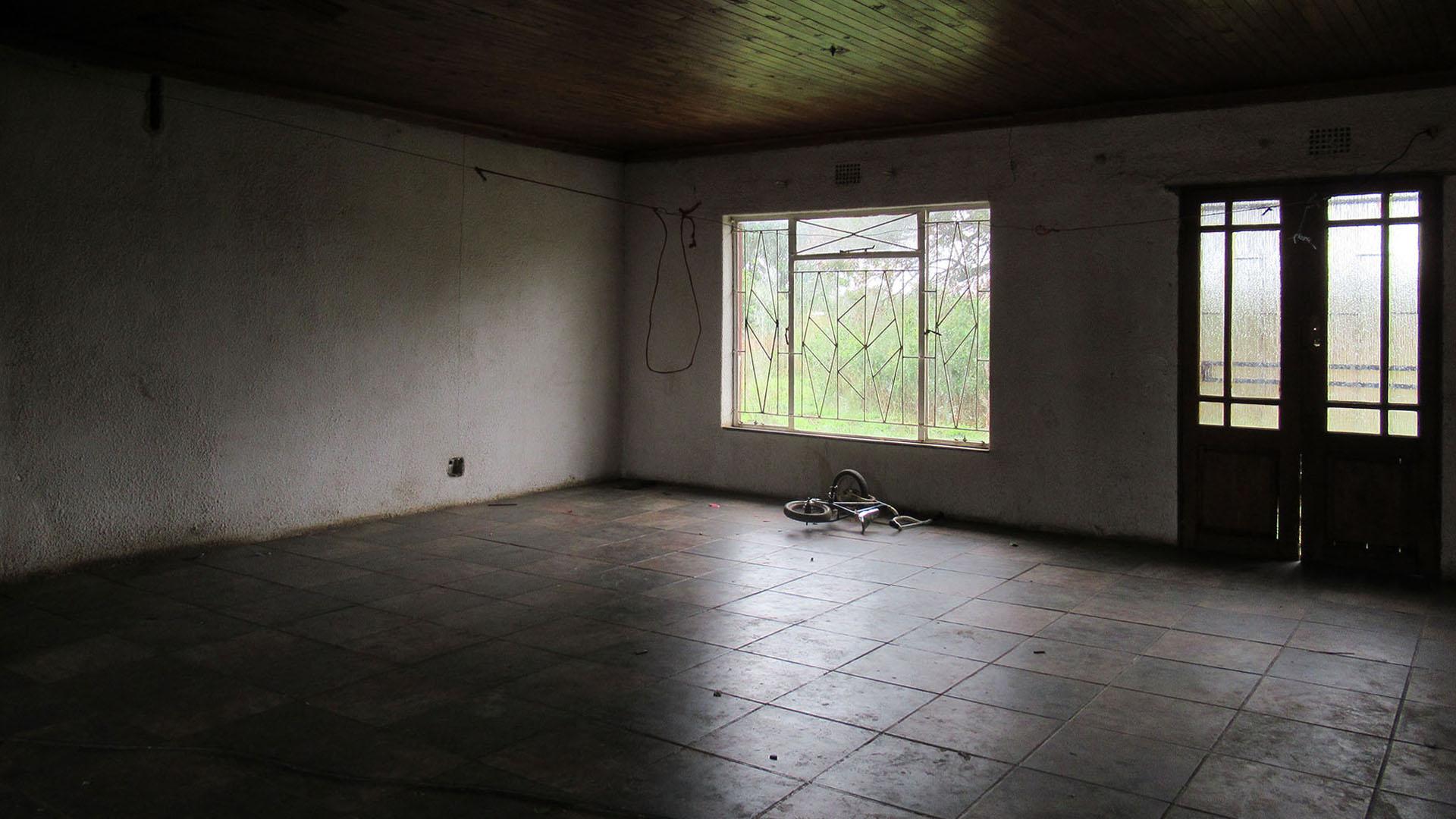 Lounges - 29 square meters of property in Vanderbijlpark
