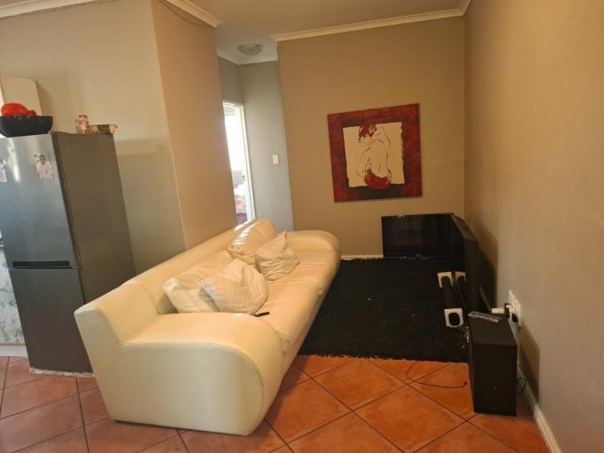 2 Bedroom Apartment for Sale For Sale in Goodwood - MR705620