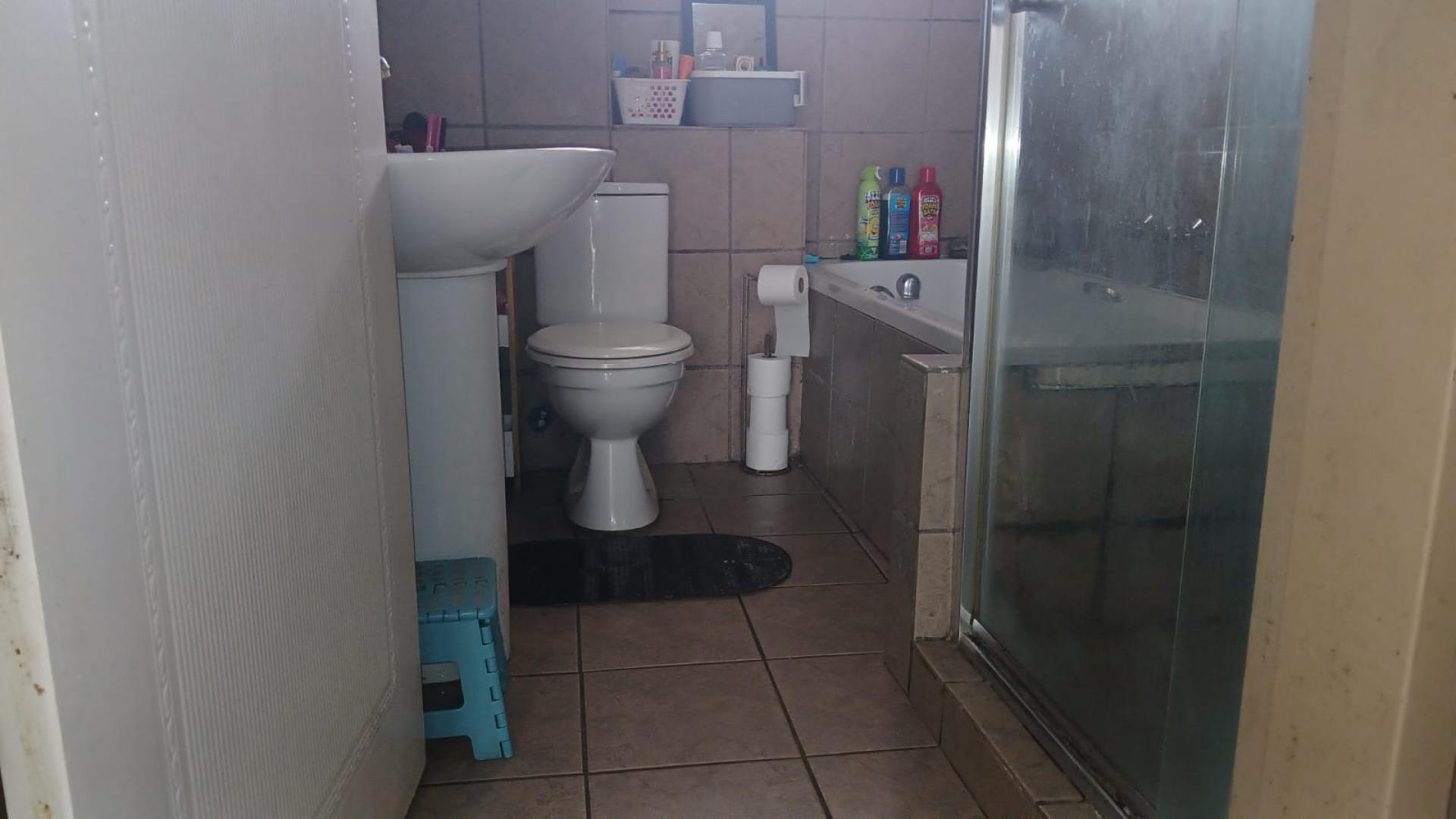  of property in Selcourt