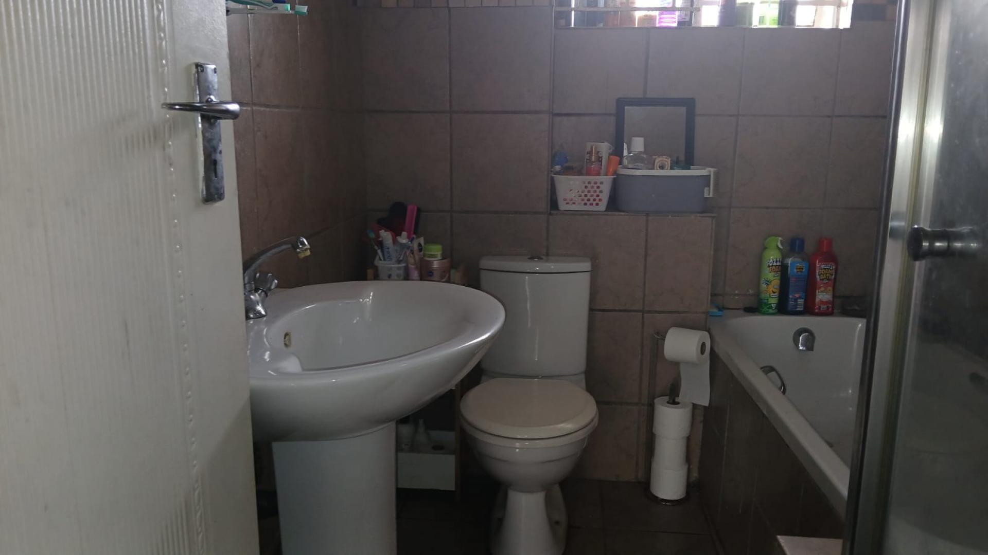  of property in Selcourt