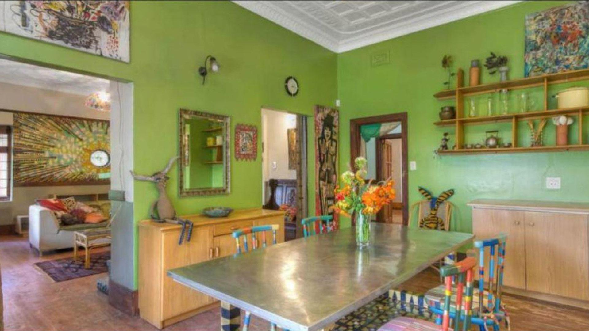 Dining Room of property in Bezuidenhout Valley