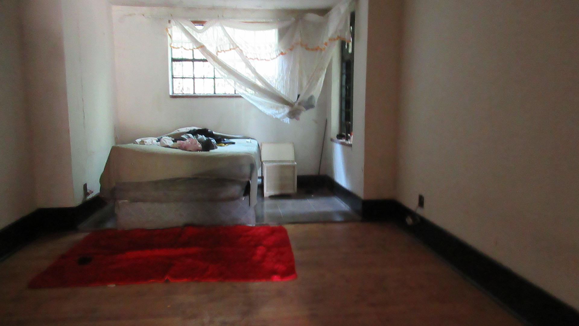 Bed Room 1 - 22 square meters of property in Bezuidenhout Valley