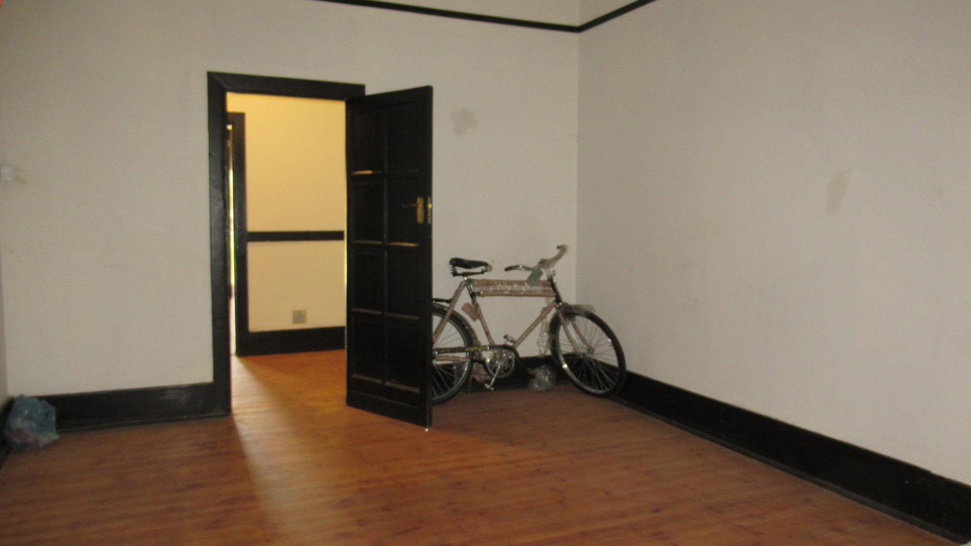 Bed Room 1 - 22 square meters of property in Bezuidenhout Valley