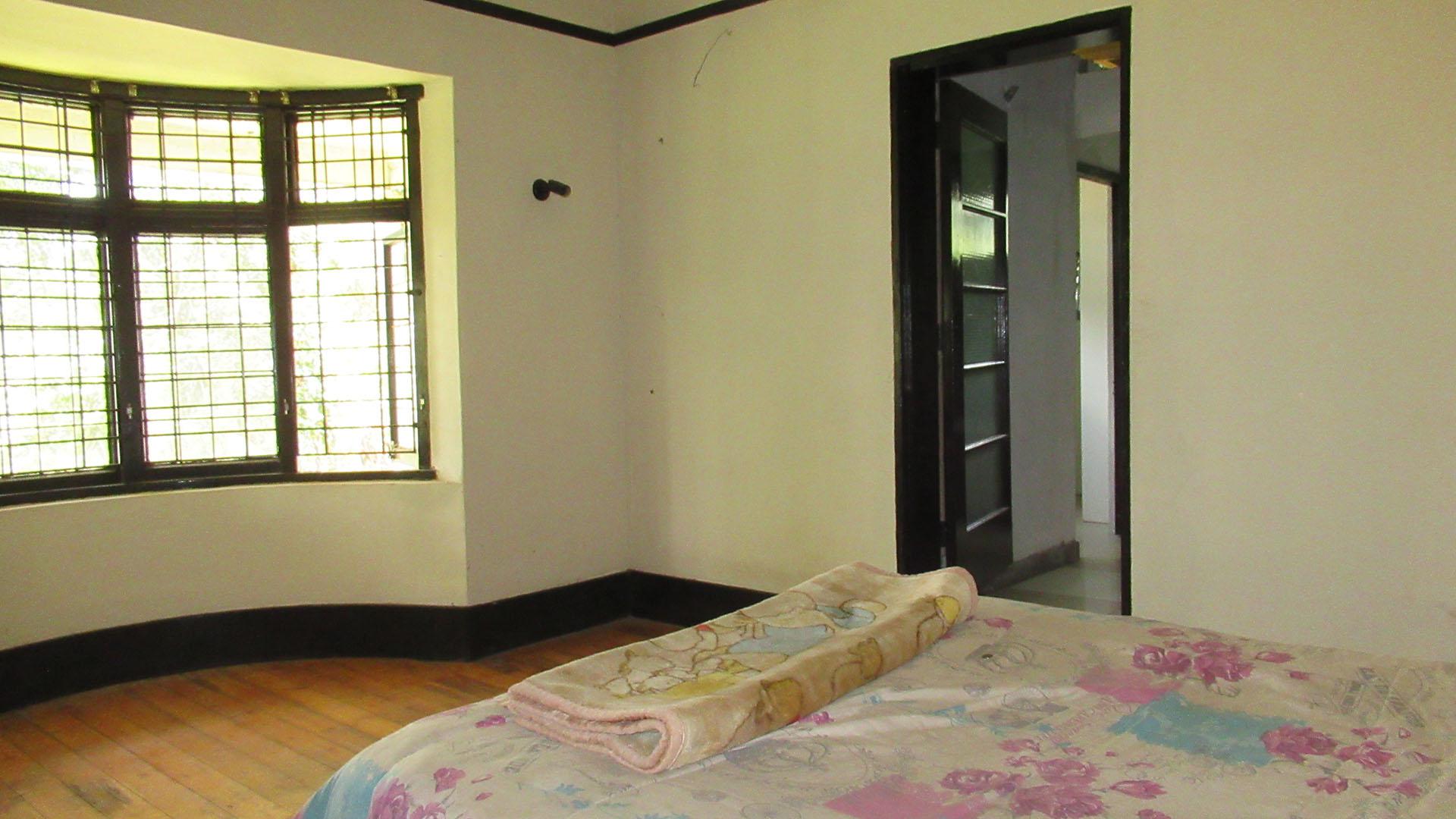 Main Bedroom - 21 square meters of property in Bezuidenhout Valley