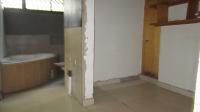 Bathroom 1 - 9 square meters of property in Bezuidenhout Valley
