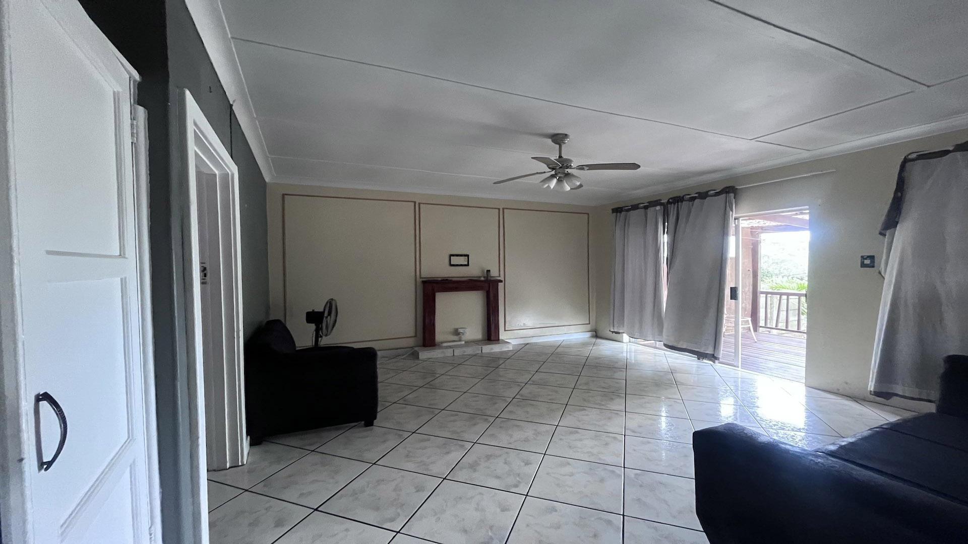 Lounges of property in Stoney Drift